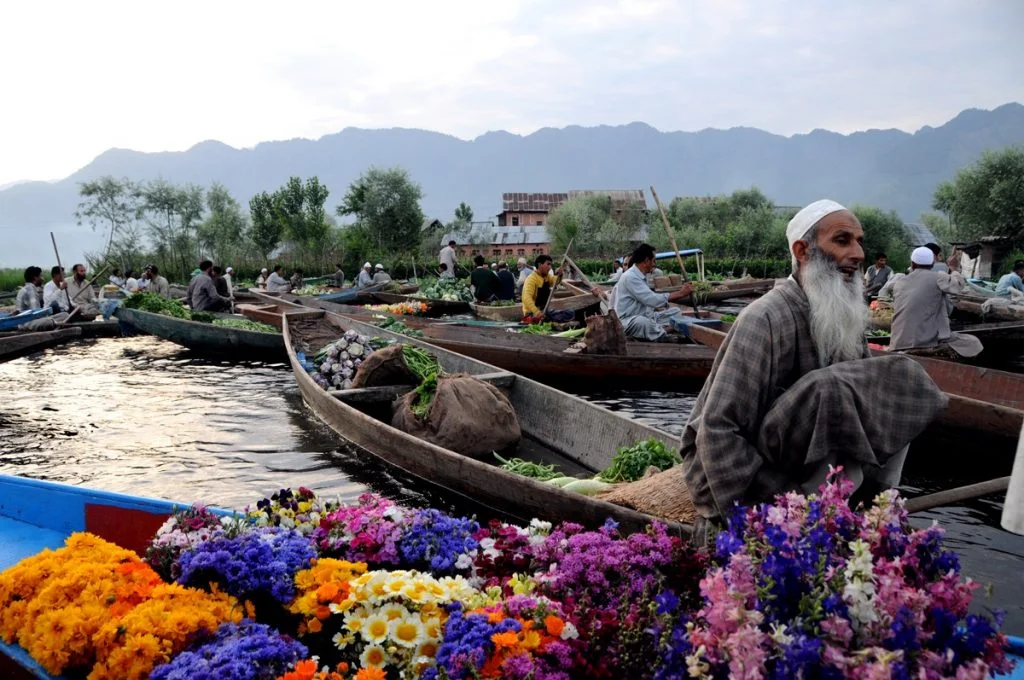 Dal Lake Floating Flower Market