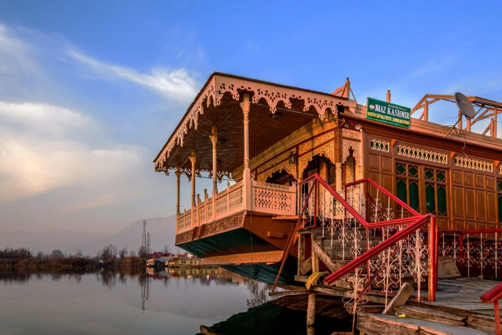 A Lake Dal House Boat