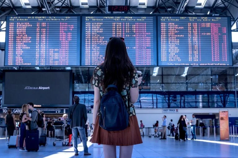 How to Save Money On Flights With a Free VPN