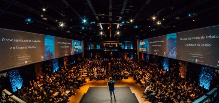 Traveling for Conferences: How Educational Events Enhance Learning on the Road