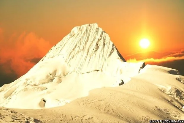 alpamayo-peak-sunset