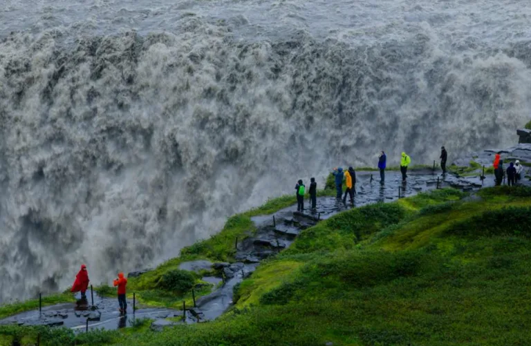 How Many Waterfalls Are in Iceland?