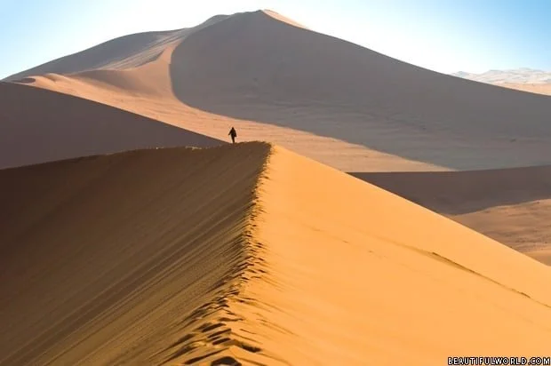 sand-dunes-sossusvlei-namib-desert